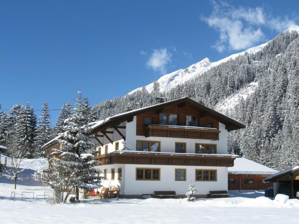 Villa Haus Laerchenhof Holzgau Esterno foto
